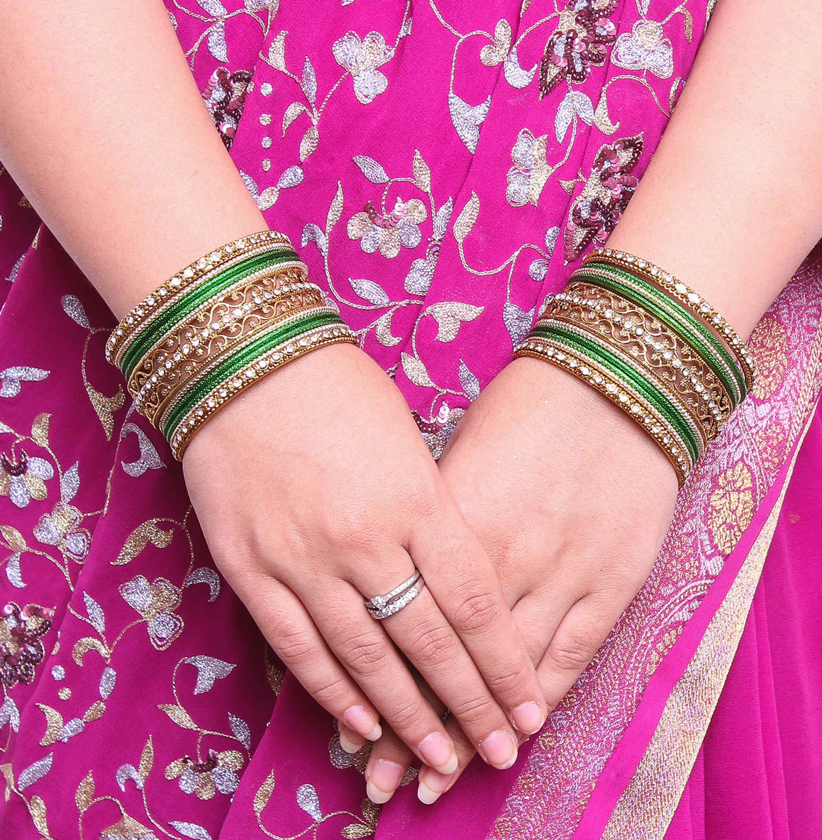 Intricate Bracelet With Running Stone Work And Shinning Bangle Set - Image 4