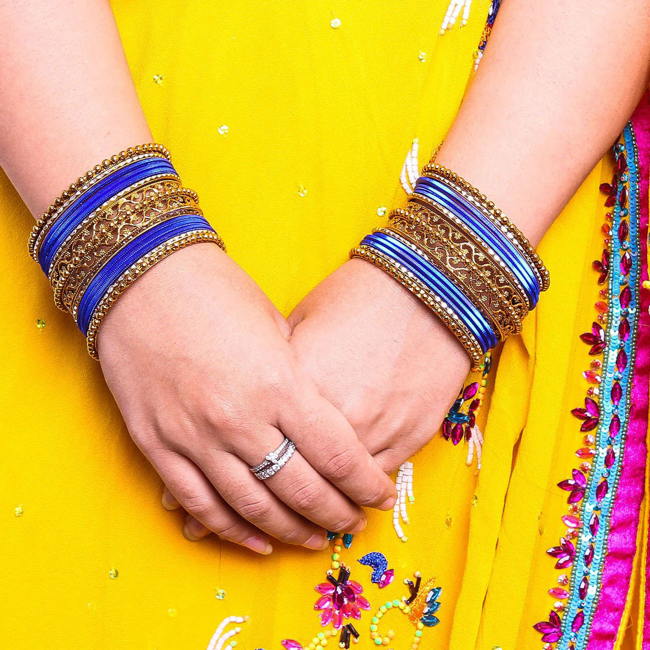 Low Cost Shinning Bangle Set - Image 4