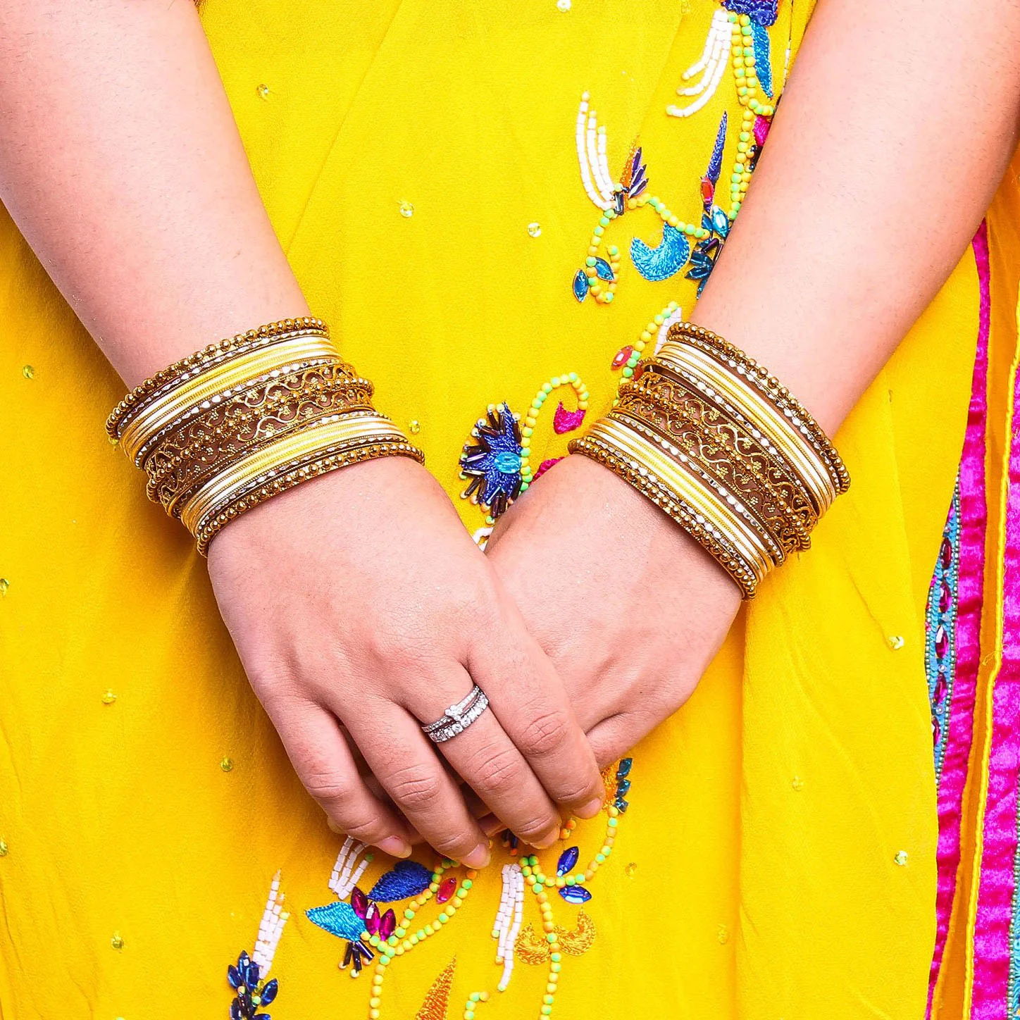 Low Cost Shinning Bangle Set - Image 8