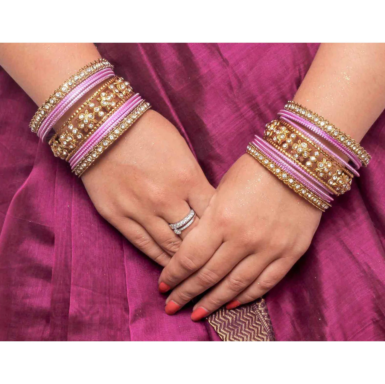 Traditional Colored Flower Pattern Bangle Set - Image 9